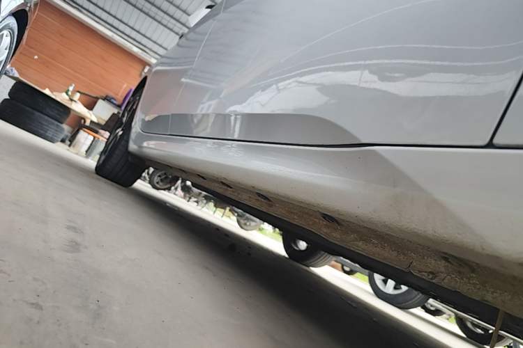 Used Hyundai Elantra 2021 240TGDi DCT GLX Elite Edition Right Side Sill