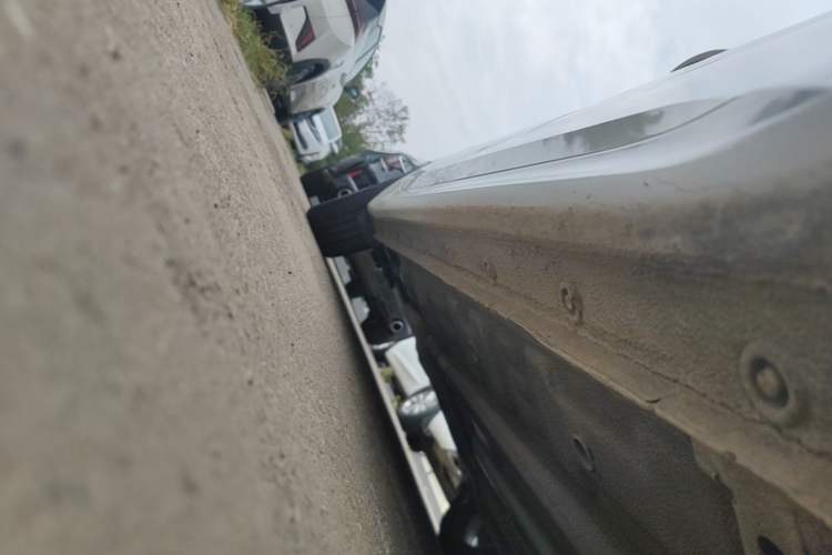Used Hyundai Elantra 2021 1.5L CVT GLX Elite Edition Right Side Sill