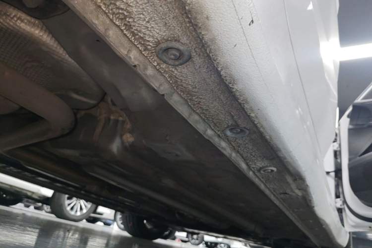 Used Hyundai Elantra 2021 1.5L CVT LUX Prestige Edition Right Side Sill
