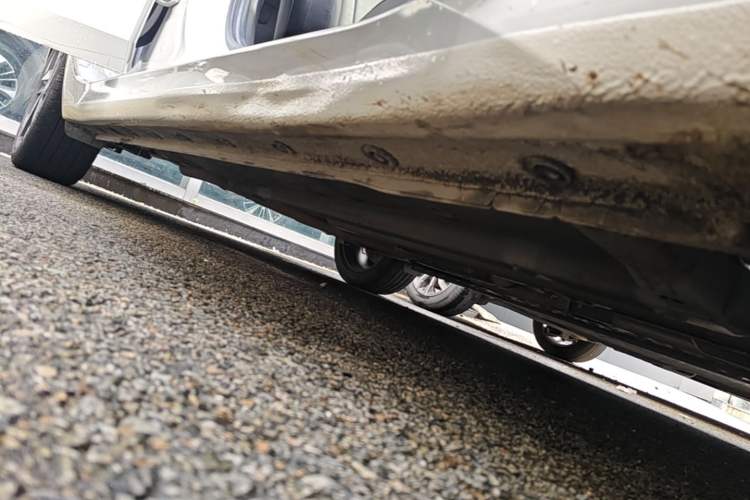 Used Hyundai Elantra 2021 1.5L CVT LUX Prestige Edition Right Side Sill