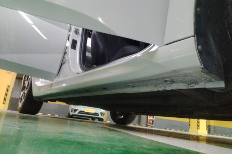 Used Hyundai Elantra 2021 240TGDi DCT LUX Prestige Edition Right Side Sill