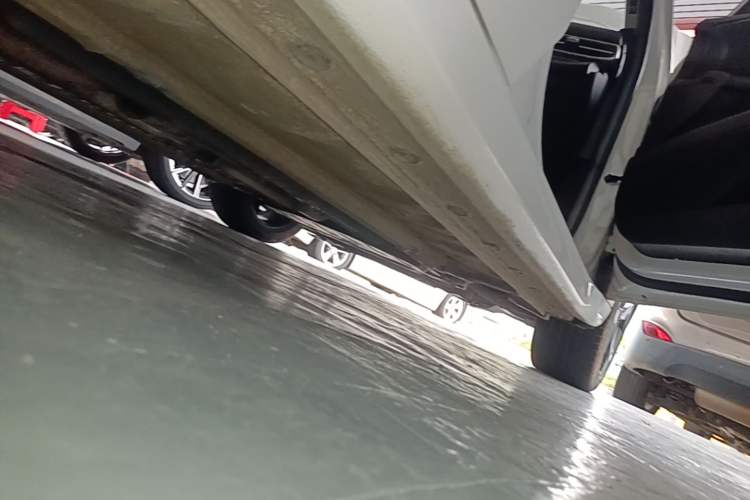 Used Hyundai Elantra 2021 1.5L CVT GLX Elite Edition Right Side Sill