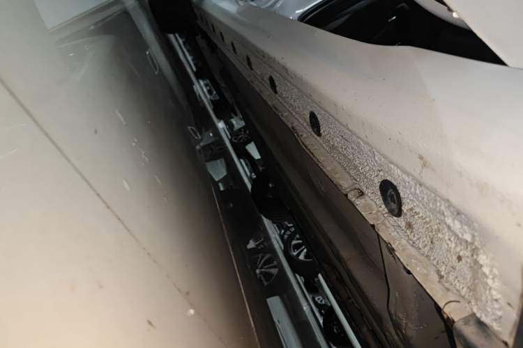 Used Hyundai Elantra 2021 1.5L CVT LUX Prestige Edition Right Side Sill