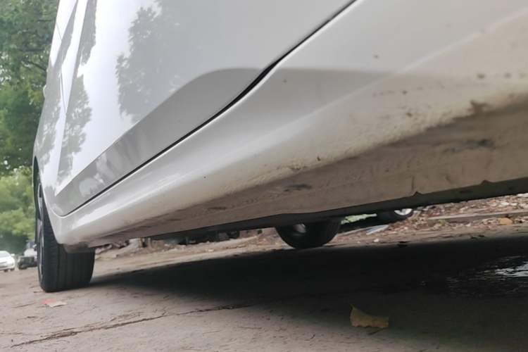 Used Hyundai Elantra 2021 1.5L CVT LUX Prestige Edition Right Side Sill