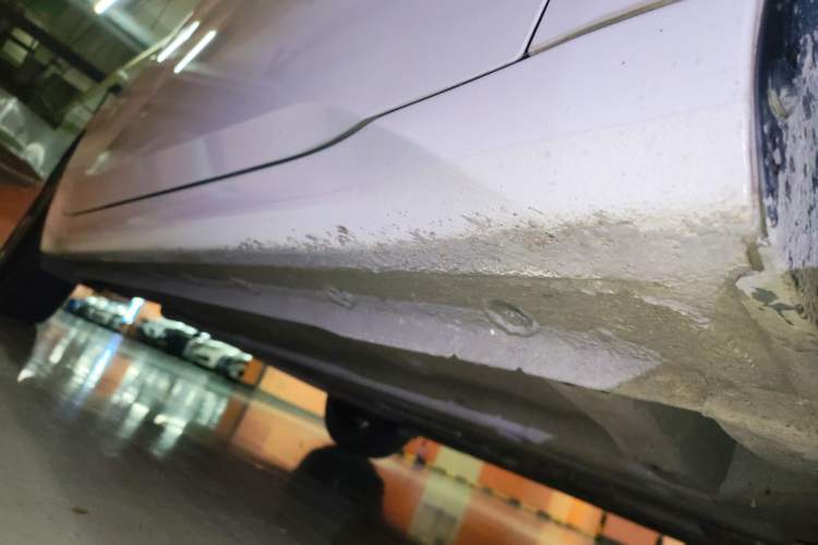 Used Hyundai Elantra 2021 1.5L CVT GLX Elite Edition Right Side Sill
