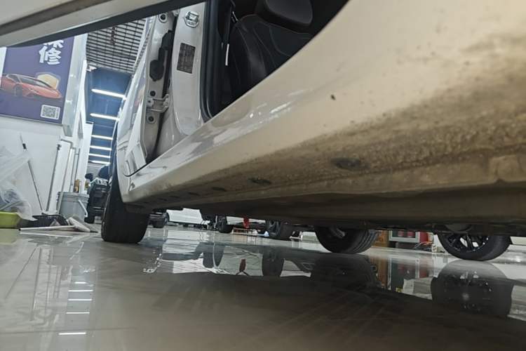 Used Hyundai Elantra 2021 240TGDi DCT LUX Prestige Edition Right Side Sill