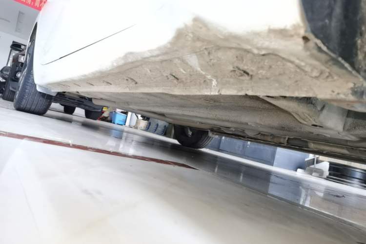 Used Hyundai Elantra 2021 1.5L CVT LUX Prestige Edition Right Side Sill