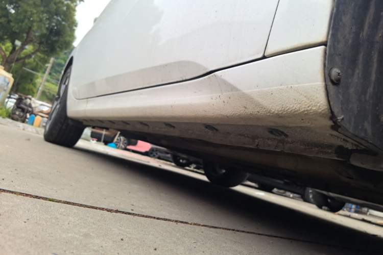 Used Hyundai Elantra 2021 1.5L CVT GLX Elite Edition Right Side Sill