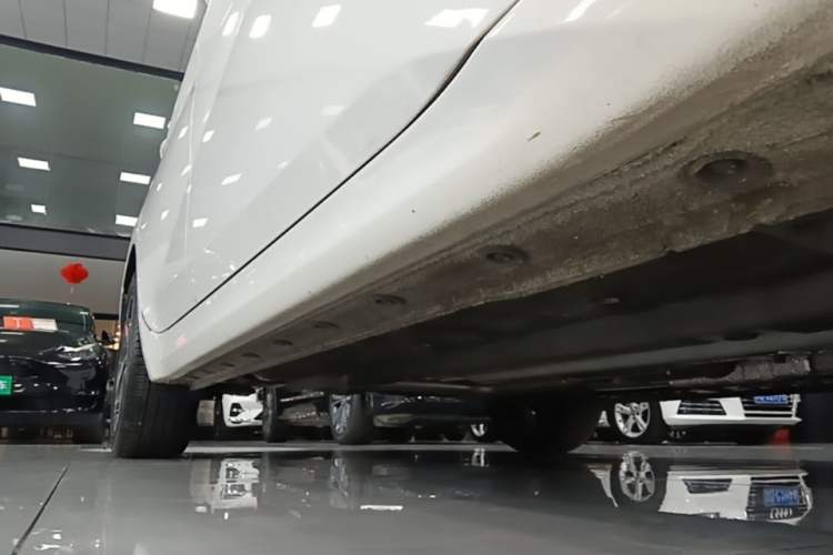 Used Hyundai Elantra 2021 1.5L CVT GLX Elite Edition Right Side Sill