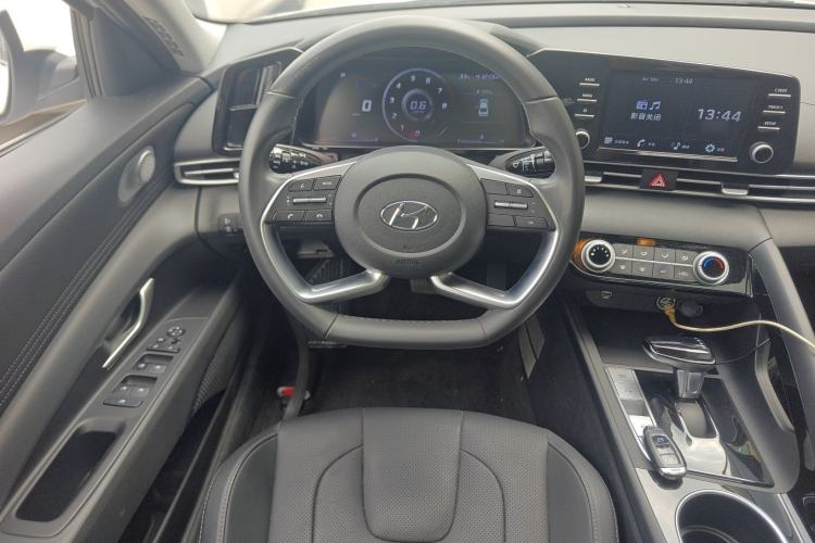 Used Hyundai Elantra 2021 1.5L CVT GLX Elite Edition Steering Wheel