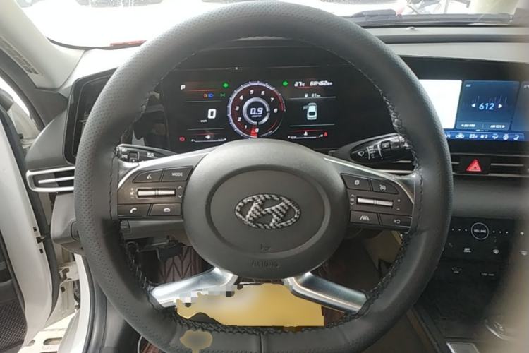 Used Hyundai Elantra 2021 1.5L CVT LUX Prestige Edition Steering Wheel