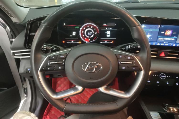 Used Hyundai Elantra 2021 1.5L CVT GLX Elite Edition Steering Wheel
