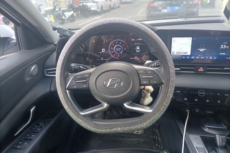 Used Hyundai Elantra 2021 1.5L CVT LUX Prestige Edition Steering Wheel