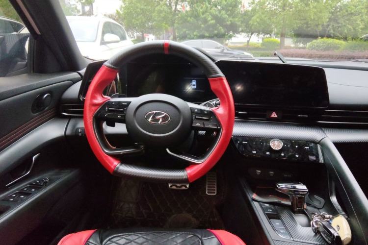 Used Hyundai Elantra 2021 240TGDi DCT LUX Prestige Edition Steering Wheel