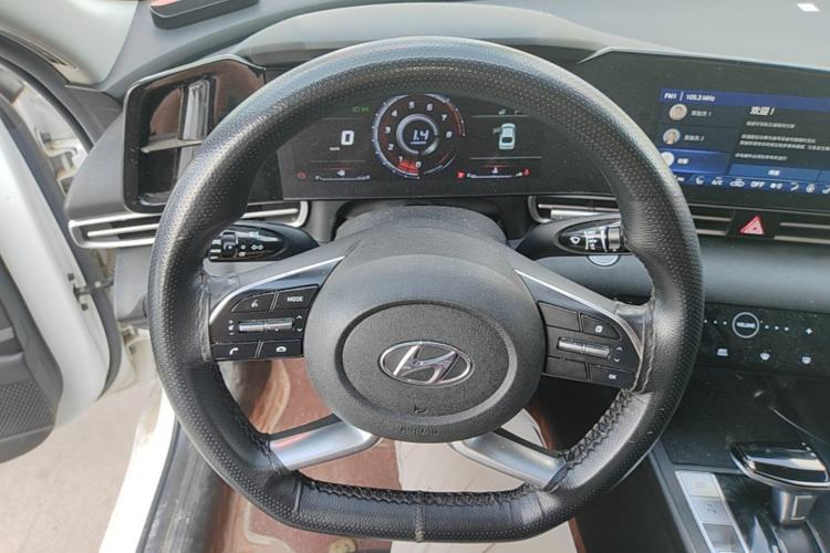 Used Hyundai Elantra 2021 1.5L CVT GLX Elite Edition Steering Wheel