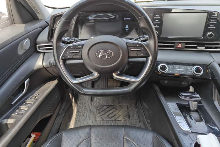 Used Hyundai Elantra 2021 1.5L CVT GLX Elite Edition Steering Wheel