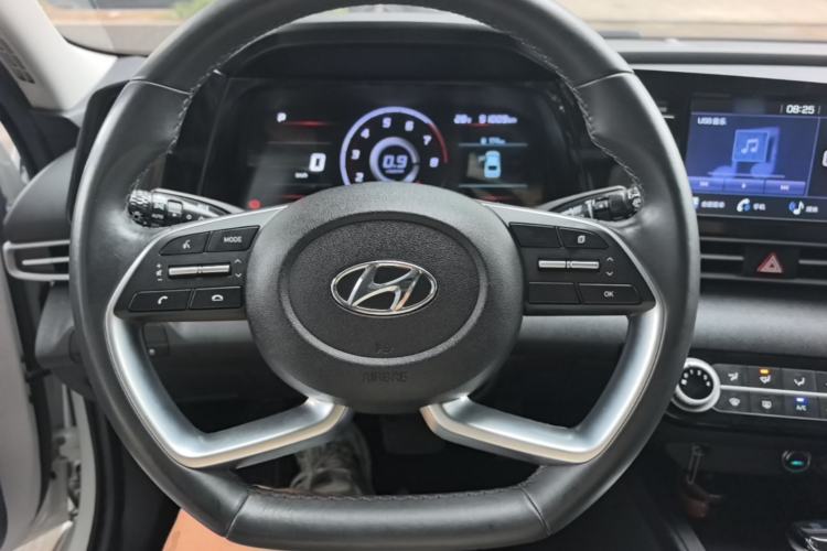 Used Hyundai Elantra 2021 1.5L CVT GLX Elite Edition Steering Wheel