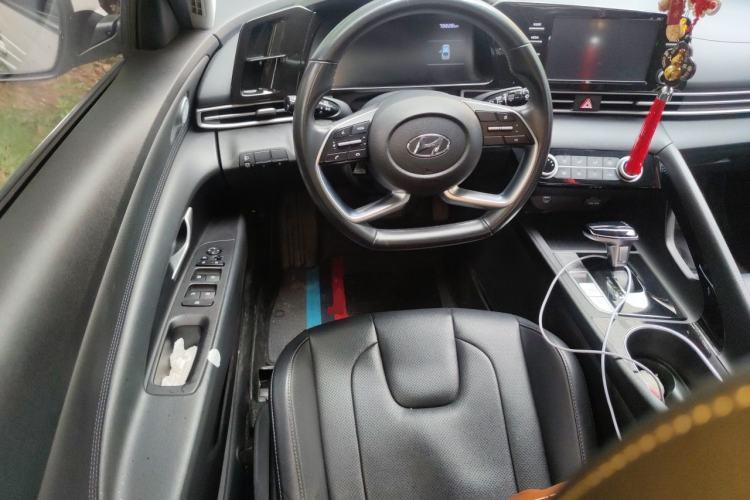 Used Hyundai Elantra 2021 1.5L CVT GLX Elite Edition Steering Wheel