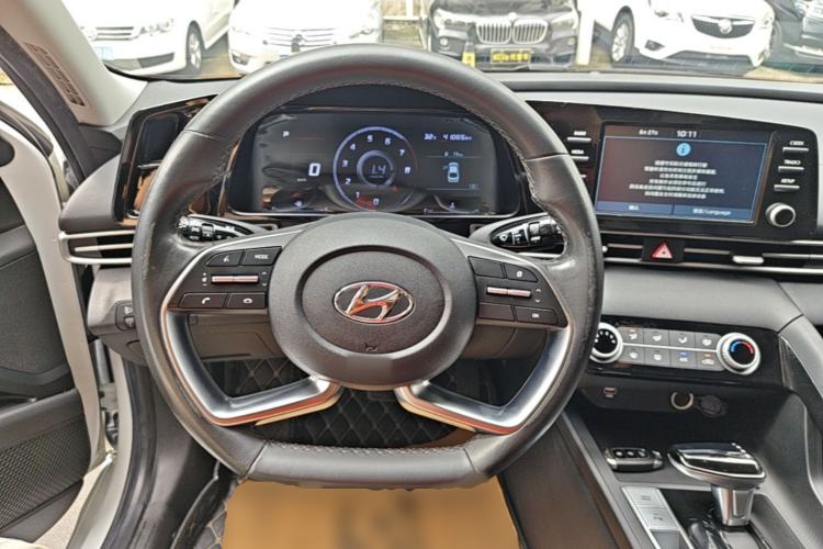 Used Hyundai Elantra 2021 1.5L CVT GLX Elite Edition Steering Wheel