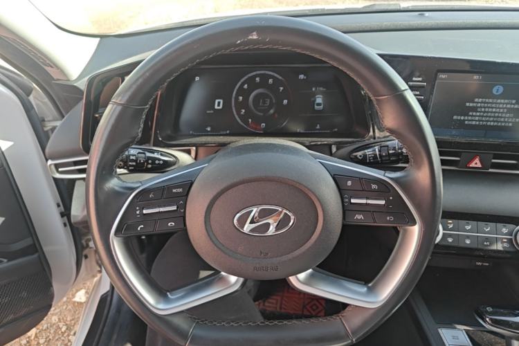 Used Hyundai Elantra 2021 1.5L CVT GLX Elite Edition Steering Wheel