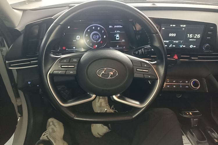 Used Hyundai Elantra 2021 1.5L CVT GLX Elite Edition Steering Wheel