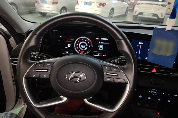 Used Hyundai Elantra 2021 1.5L CVT LUX Prestige Edition Steering Wheel