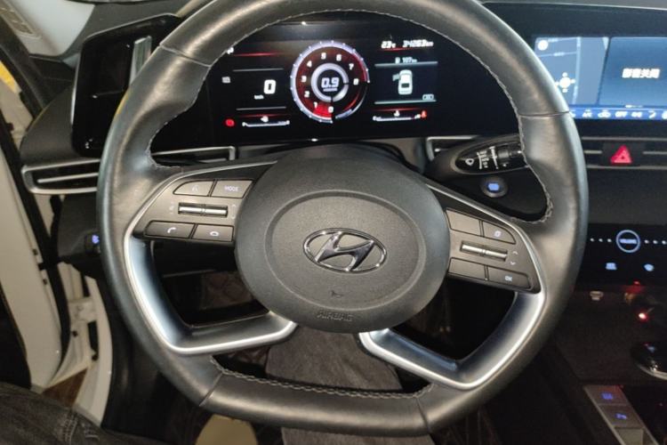 Used Hyundai Elantra 2021 1.5L CVT GLX Elite Edition Steering Wheel