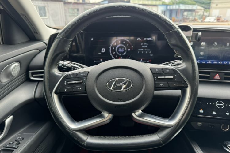 Used Hyundai Elantra 2021 1.5L CVT LUX Prestige Edition Steering Wheel