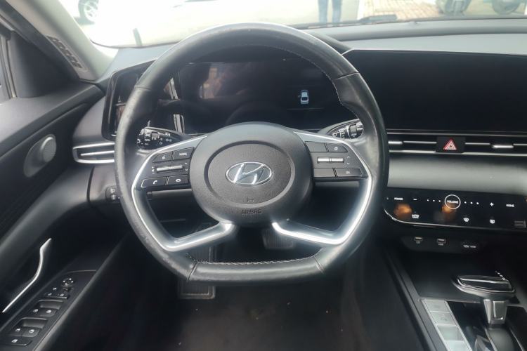 Used Hyundai Elantra 2021 1.5L CVT GLX Elite Edition Steering Wheel