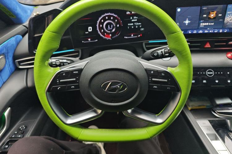 Used Hyundai Elantra 2021 1.5L CVT LUX Prestige Edition Steering Wheel
