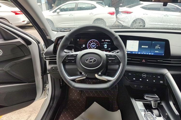 Used Hyundai Elantra 2021 1.5L CVT LUX Prestige Edition Steering Wheel