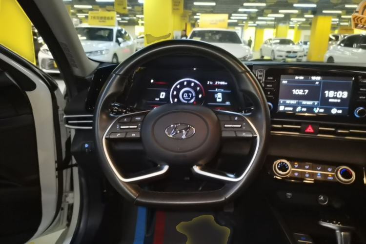 Used Hyundai Elantra 2021 1.5L CVT GLX Elite Edition Steering Wheel