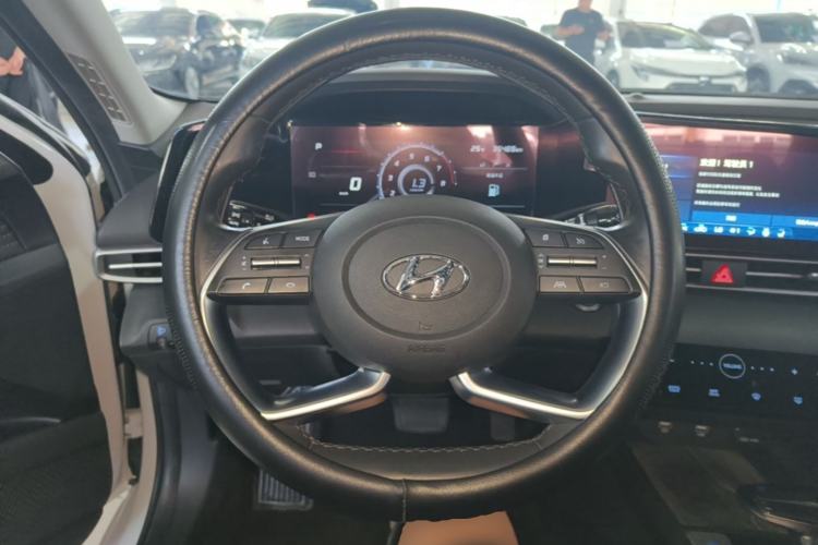 Used Hyundai Elantra 2021 1.5L CVT LUX Prestige Edition Steering Wheel