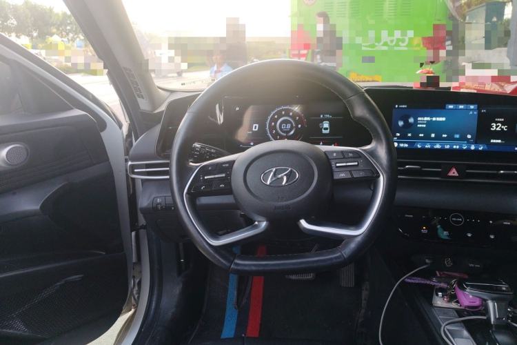Used Hyundai Elantra 2021 1.5L CVT LUX Prestige Edition Steering Wheel