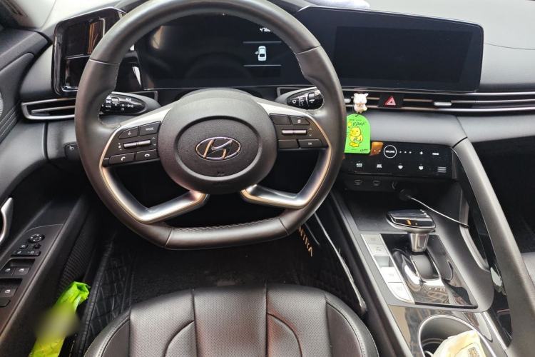 Used Hyundai Elantra 2021 1.5L CVT GLX Elite Edition Steering Wheel