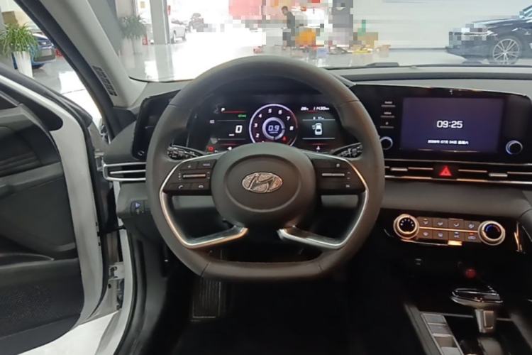 Used Hyundai Elantra 2021 1.5L CVT GLX Elite Edition Steering Wheel