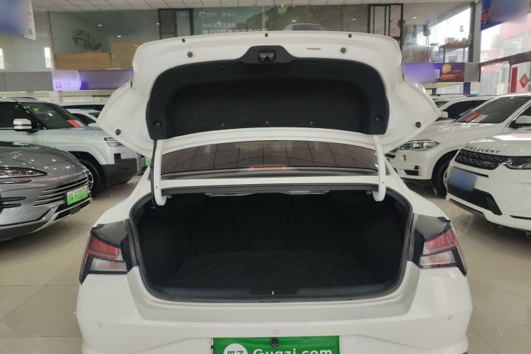 Used Hyundai Elantra 2021 1.5L CVT LUX Prestige Edition Trunk