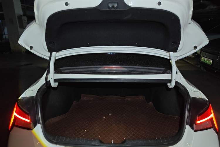 Used Hyundai Elantra 2021 1.5L CVT LUX Prestige Edition Trunk