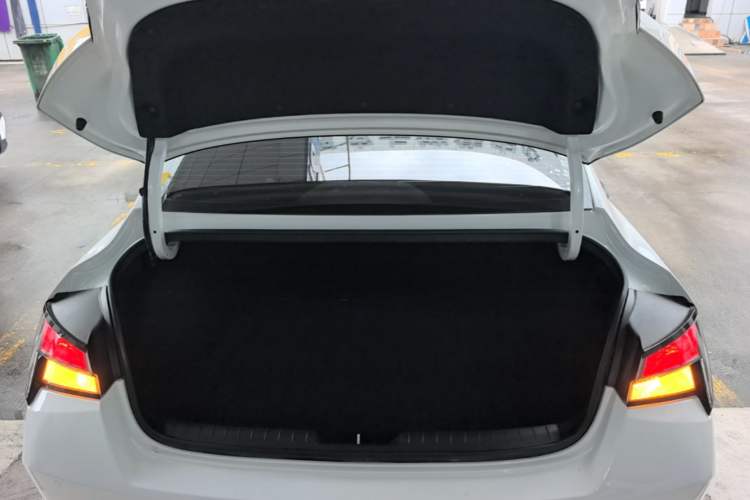 Used Hyundai Elantra 2021 1.5L CVT GLX Elite Edition Trunk