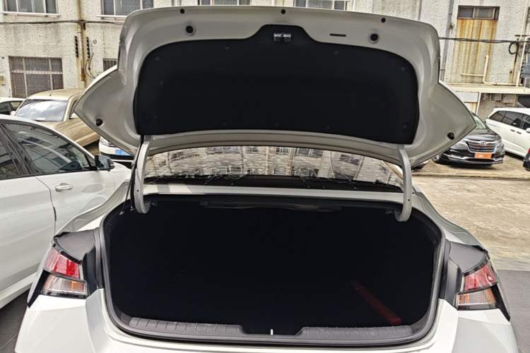 Used Hyundai Elantra 2021 1.5L CVT GLX Elite Edition Trunk