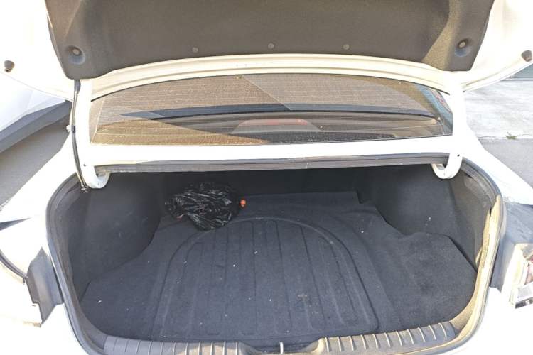 Used Hyundai Elantra 2021 1.5L CVT LUX Prestige Edition Trunk