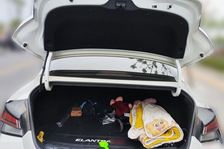 Used Hyundai Elantra 2021 1.5L CVT LUX Prestige Edition Trunk