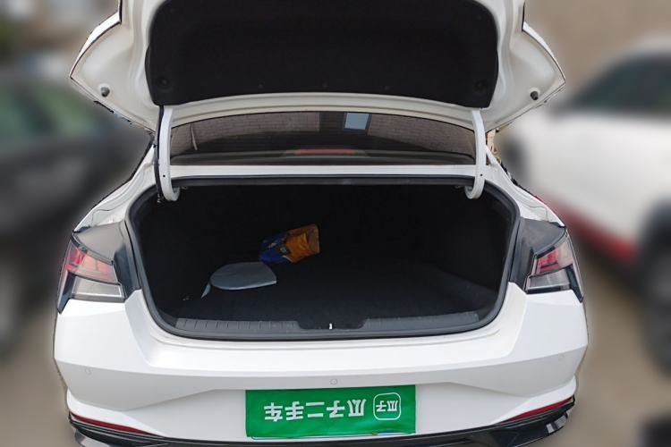 Used Hyundai Elantra 2021 1.5L CVT LUX Prestige Edition Trunk