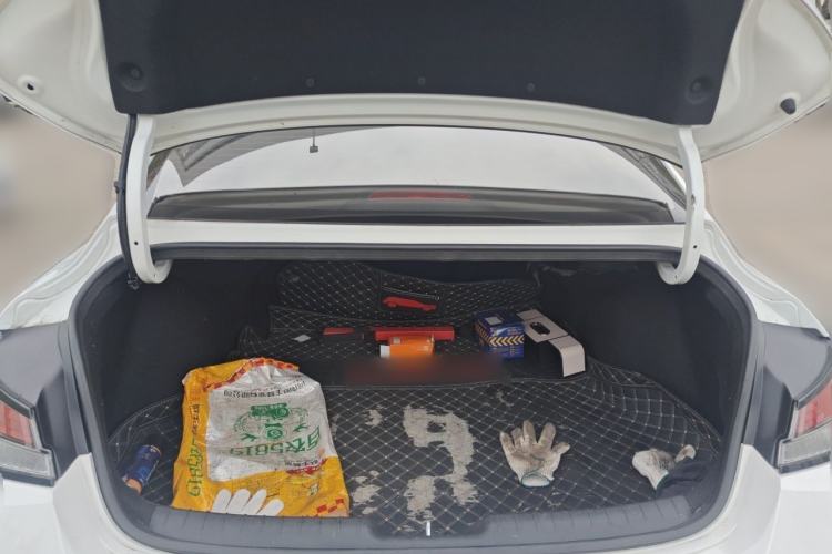 Used Hyundai Elantra 2021 1.5L CVT GLX Elite Edition Trunk