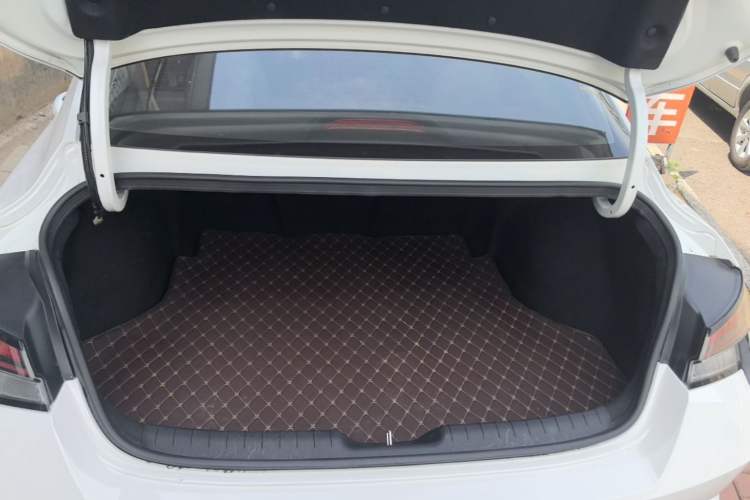 Used Hyundai Elantra 2021 1.5L CVT LUX Prestige Edition Trunk