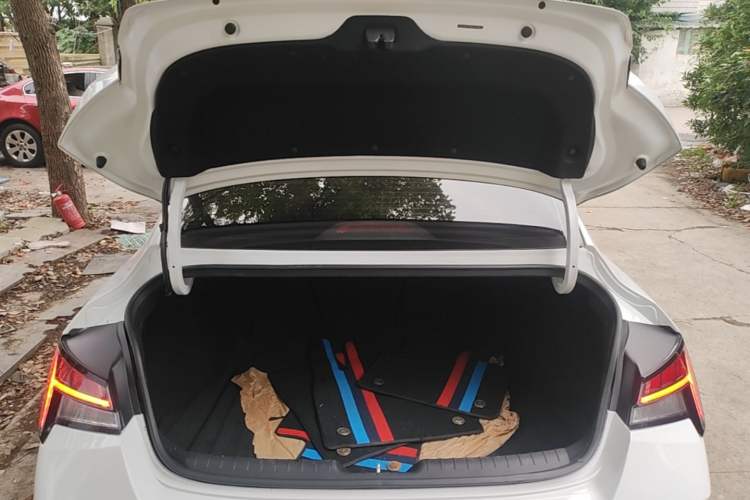 Used Hyundai Elantra 2021 1.5L CVT LUX Prestige Edition Trunk