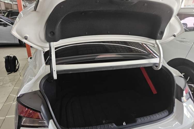 Used Hyundai Elantra 2021 1.5L CVT GLX Elite Edition Trunk
