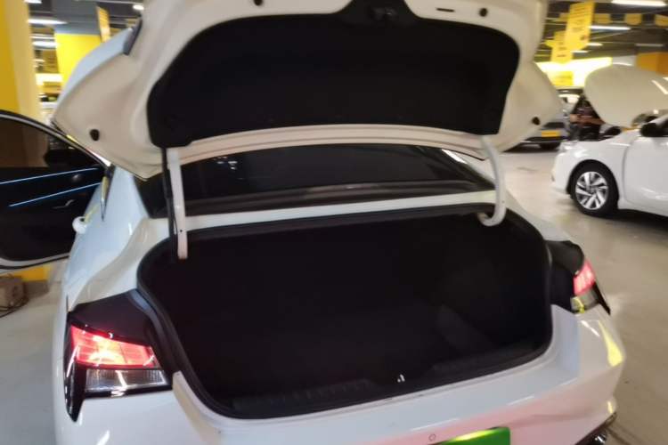 Used Hyundai Elantra 2021 1.5L CVT GLX Elite Edition Trunk