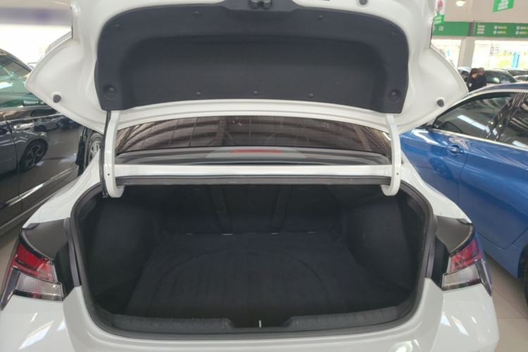 Used Hyundai Elantra 2021 1.5L CVT LUX Prestige Edition Trunk
