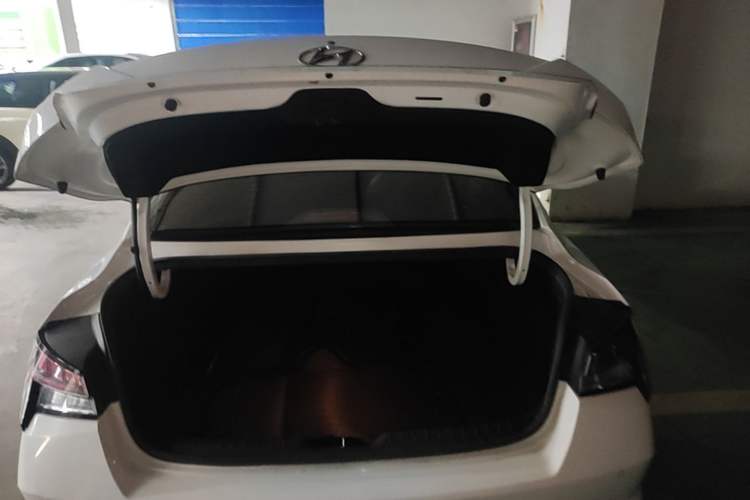 Used Hyundai Elantra 2021 1.5L CVT LUX Prestige Edition Trunk